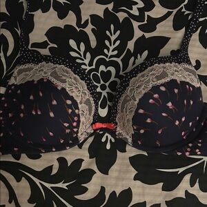 Body by Victoria Push Up bra